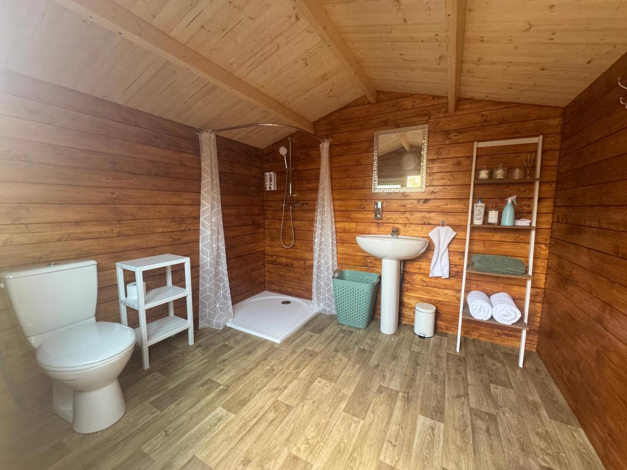 Au Domaine Du Predieu Crecy-sur-Serre Room photo