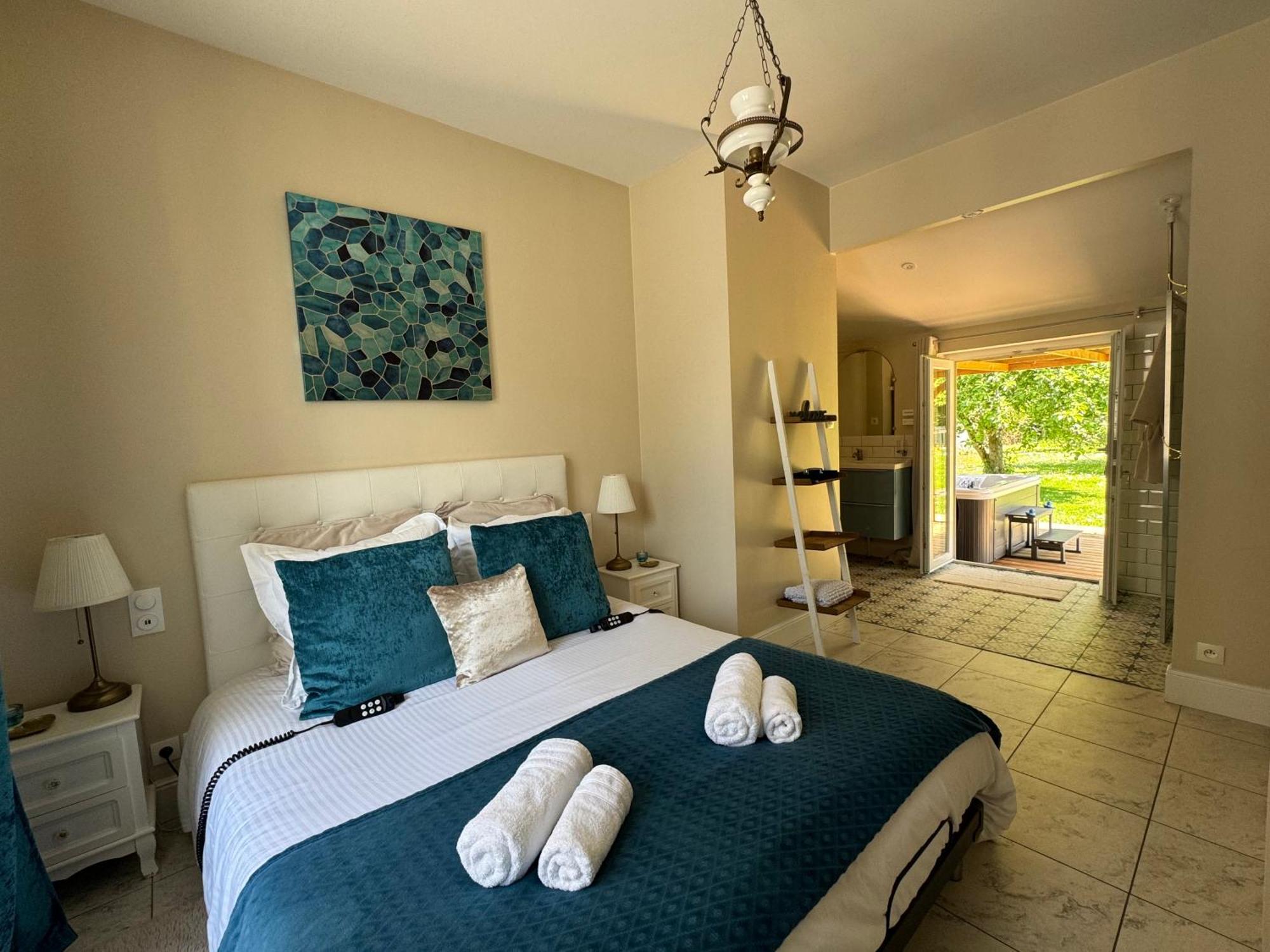 Au Domaine Du Predieu Crecy-sur-Serre Room photo